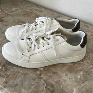 White Sneakers Mens size 10 Aldo Brand